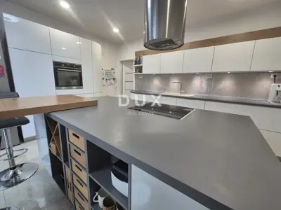 House 185 m², Zemunik Donji - two residential floors - 8