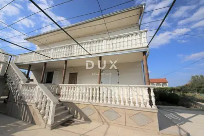 House 185 m², Zemunik Donji - two residential floors