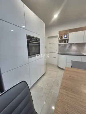 House 185 m², Zemunik Donji - two residential floors - 16