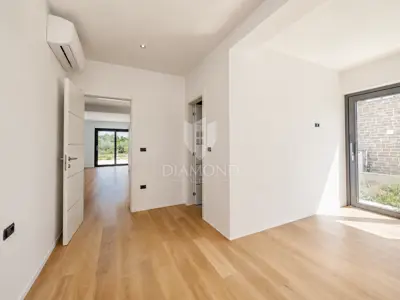 Haus zum Kauf in Rovinj, 198,2 m² - 13