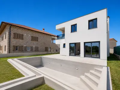 Haus zum Kauf in Rovinj, 198,2 m² - 3
