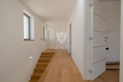 Haus zum Kauf in Rovinj, 198,2 m² - 22