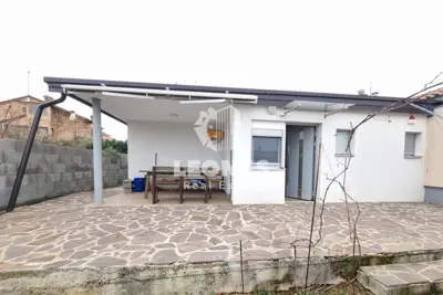 Haus 107 m², Umag - Meeresnähe und Grundstück 342 m² - 3