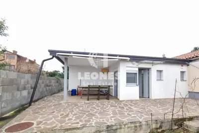 Haus 107 m², Umag - Meeresnähe und Grundstück 342 m² - 2