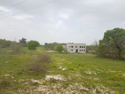 Building land 29,456 m², Barban - existing hall 688 m² - 4