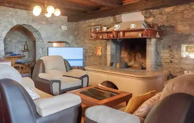 Stone house 110 m², Buzet - quiet settlement - 9