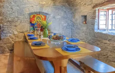 Stone house 110 m², Buzet - quiet settlement - 10