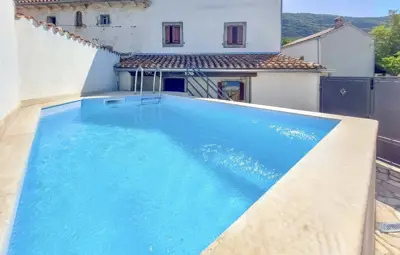 Stone house 110 m², Buzet - quiet settlement - 2