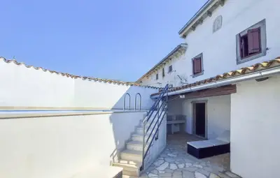 Steinhaus 110 m², Buzet - ruhige Siedlung