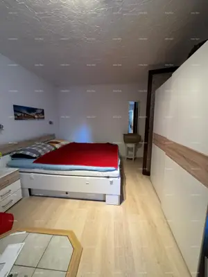 Kuća u Medulinu, centar, 2 etaže i 2 dijela - 4