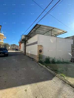Kuća u Medulinu, centar, 2 etaže i 2 dijela - 2