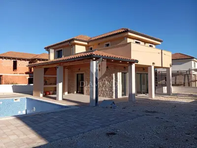 Kuća 155 m² u Svetvinčentu, bazen i okućnica