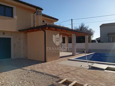 Kuća 155 m² u Svetvinčentu, bazen i okućnica - 16
