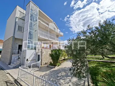 Kuća 835 m², Zablaće kraj Šibenika, 2. red od mora - 15