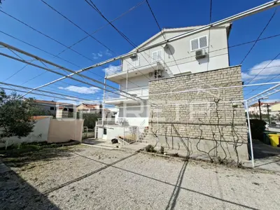 Kuća 835 m², Zablaće kraj Šibenika, 2. red od mora - 13