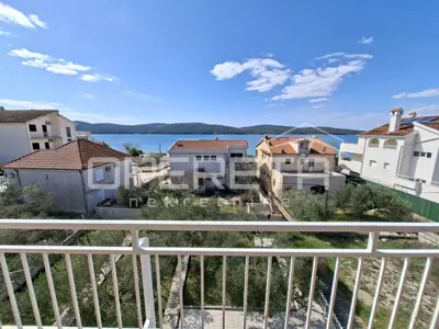 Kuća 835 m², Zablaće kraj Šibenika, 2. red od mora - 11