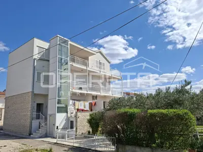 Haus 835 m², Zablaće bei Šibenik, 2. Reihe vom Meer