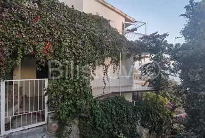 Omiš, Haus zum Verkauf 50 m vom Meer, Panoramablick - 2