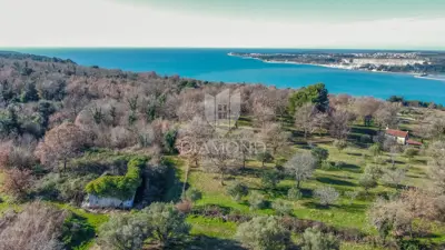 Beautiful plot with panoramic sea views - 3
