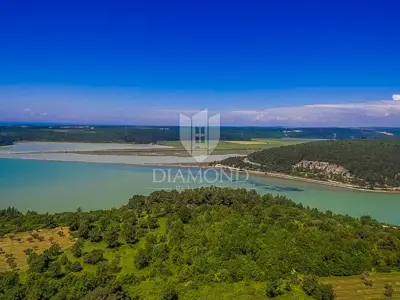 Beautiful plot with panoramic sea views - 9