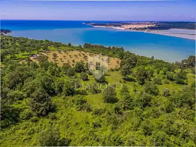 Beautiful plot with panoramic sea views - 10