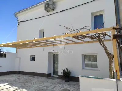 Stone house 131 m², Valtura - sea view