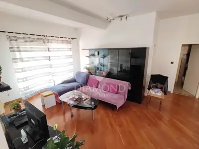 Kuća u Rovinju, 700 m od mora i veliki potencijal - 7