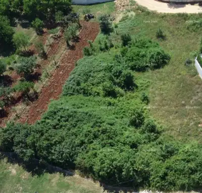 Građevinsko zemljište 1 065 m², Poreč - projekt i dozvola