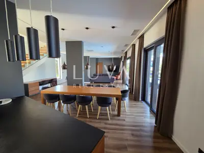 Villas 700 m², Novalja - 5* complex and private pools - 5