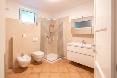 Kaštelir - villa with four apartments and a pool - 18