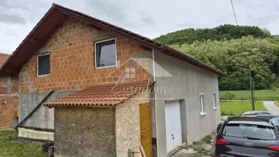 Kuća 222 m², Ciglenica Zagorska - dvije stambene jedinice - 10