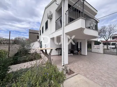 Haus zum Kauf in Zaton, 175,5 m²