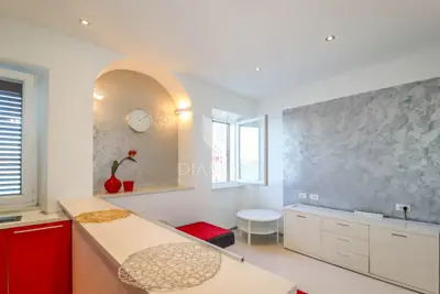 Apartment 55 m², Rovinj center - first row to the sea - 4