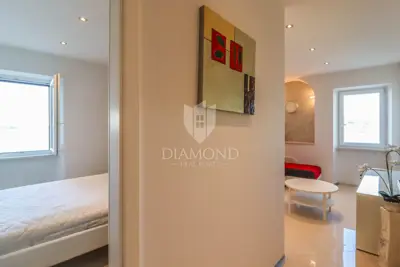 Apartment 55 m², Rovinj center - first row to the sea - 13