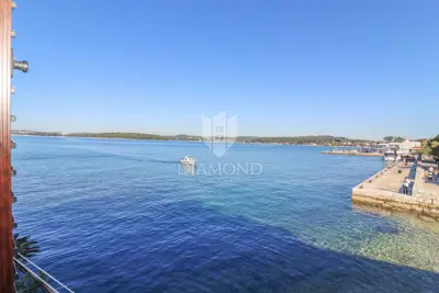 Apartment 55 m², Rovinj center - first row to the sea - 15