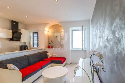 Apartment 55 m², Rovinj center - first row to the sea - 2