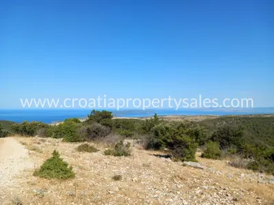Poljoprivredno zemljište 70.750 m², Otok Brač, pristup vozilom