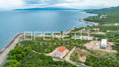 Građevinsko zemljište 721 m², Nečujam - 150 m od mora