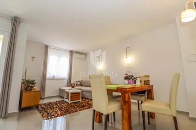 Apartment in Šišan, ground floor of a duplex house and 3 bedrooms