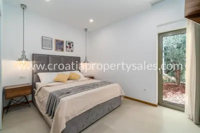 Villa 570 m², Omiš - first row to the sea - 8