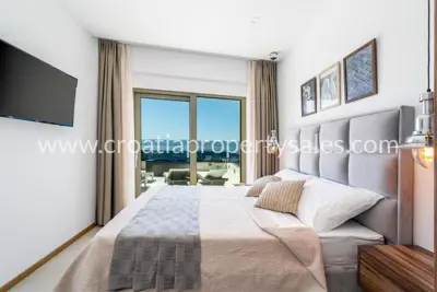 Villa 570 m², Omiš - first row to the sea - 6