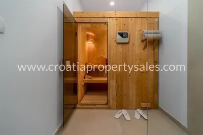 Villa 570 m², Omiš - first row to the sea - 9