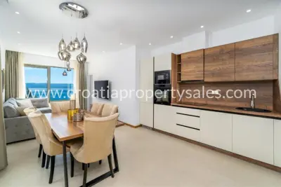 Villa 570 m², Omiš - first row to the sea - 11