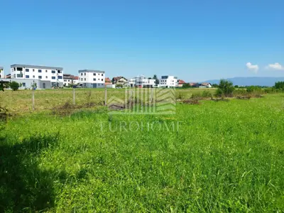 Građevinsko zemljište 2.000 m², Velika Mlaka - mirna lokacija