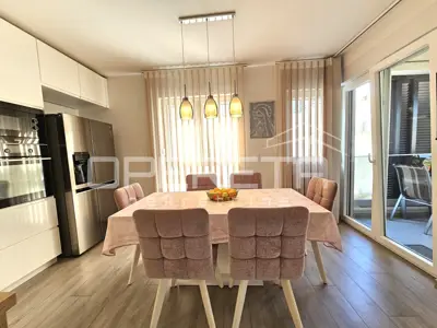 Wohnung 77 m², Podstrana - 4 Zimmer, Loggia und Parkplatz - 4