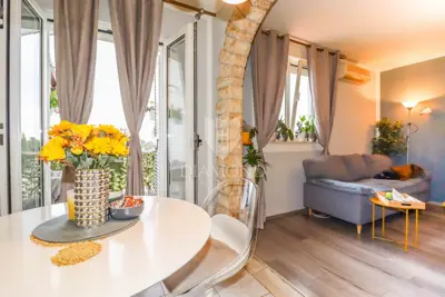 Rovinj, Wohnung in hervorragender Lage mit Terrasse und Meerblick - 9