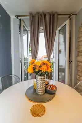 Rovinj, Wohnung in hervorragender Lage mit Terrasse und Meerblick - 8
