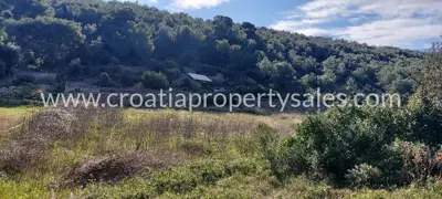 Zemljište, Otok Vis, 13 305 m², 199 600 €