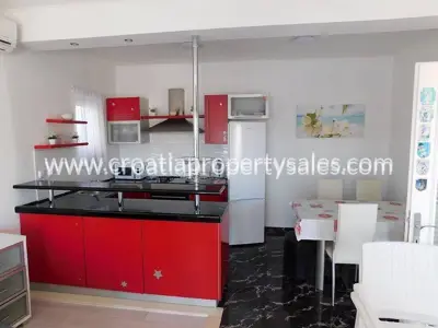 House, Brač, 240 m², 550 000 € - 6