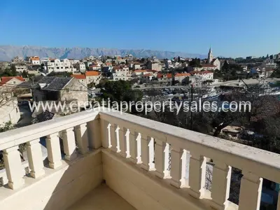 House, Brač, 240 m², 550 000 € - 3